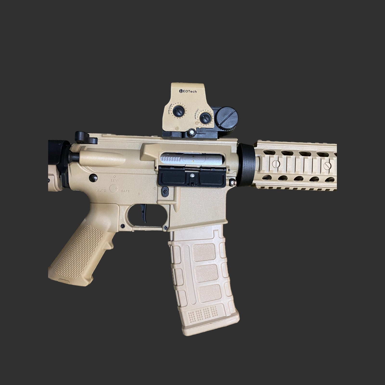 A beige Bohan M4A1 Fully Loaded Tactical Operator gel blaster with a black upper receiver, mounted scope, magazine, and tactical accessories.